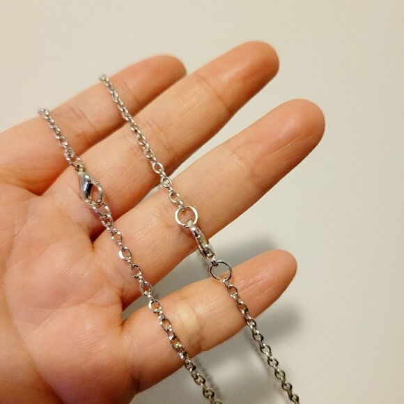 Brand new Hello Kitty Best Friends Pair necklaces - Picture 4 of 4